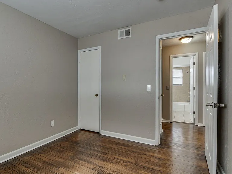 1432 SW 61st Ter — Photo 32