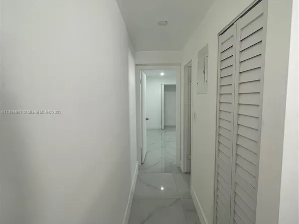 685 E 9th Ln, Hialeah, FL 33010