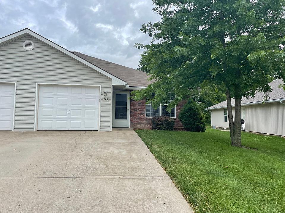 1st image of 504 NW Woodbury Dr