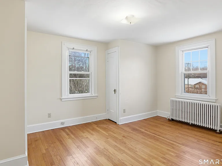 815 E Main St — Photo 29