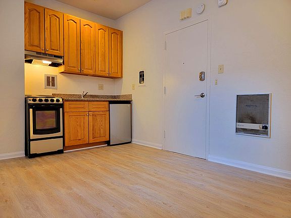 3rd image of 819-831 Sacramento St #49