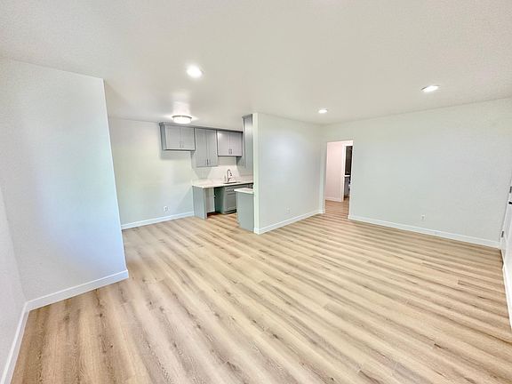 3rd image of 3926 Inglewood Blvd APT 6