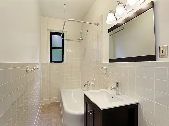 5th image of 555 Ovington Ave APT 1B