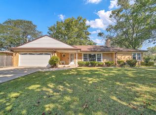 1500 Davis St, Park Ridge, IL 60068