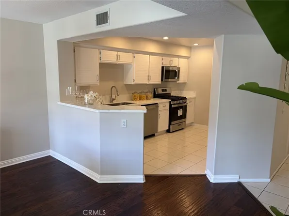 8012 E Snowberry Ln, Anaheim, CA 92808