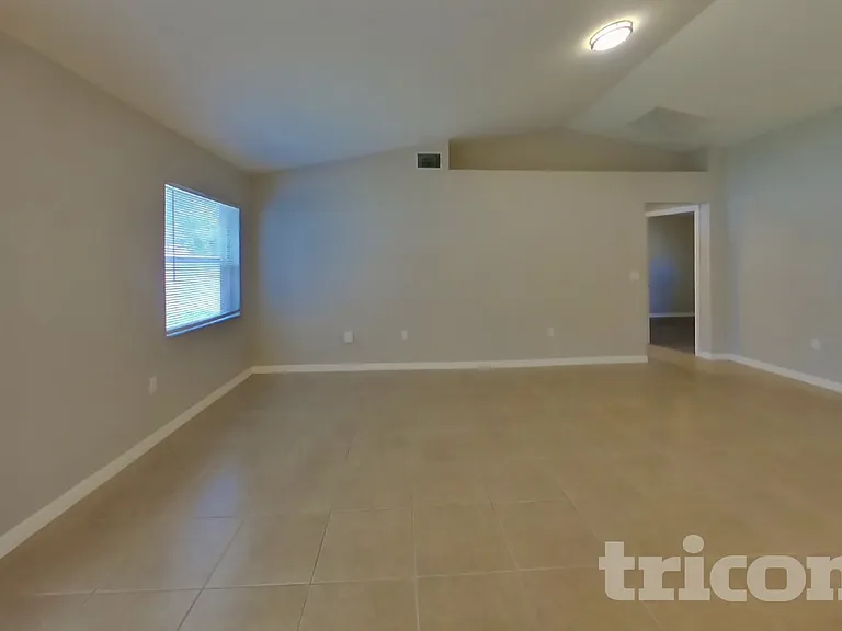 4739 Acorn Dr — Photo 3