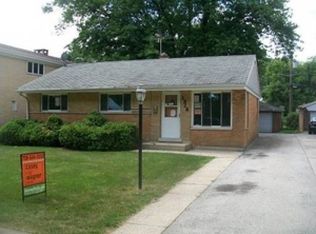 2828 S 10th Ave, Broadview, IL 60155