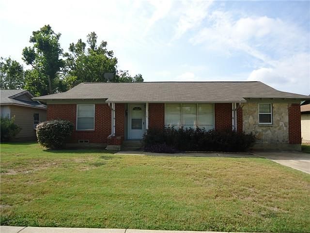 1st image of 114 W Daugherty Dr