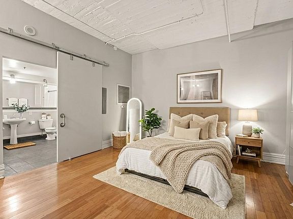 3rd image of 1122 Jackson St APT 421