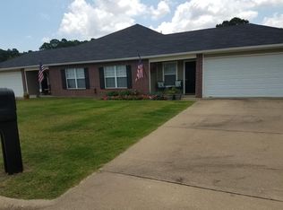 233 Shore Acres Dr, Hot Springs, AR 71913