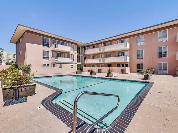 2nd image of 1901 Garden Dr APT 303