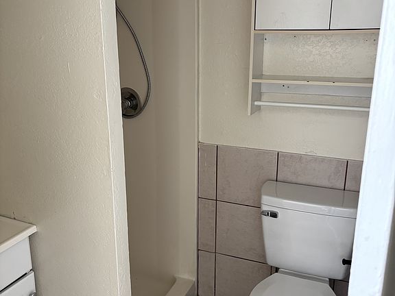 4th image of 2001 W Broadway St APT 1