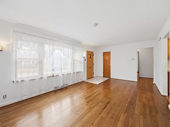 3rd image of 645 S 6th Ave