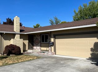7207 Circle Dr, Rohnert Park, CA 94928