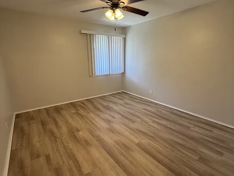 716 E Carson St #4 — Photo 6