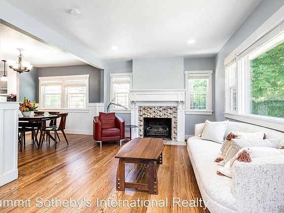 3rd image of 1363 E Kensington Ave