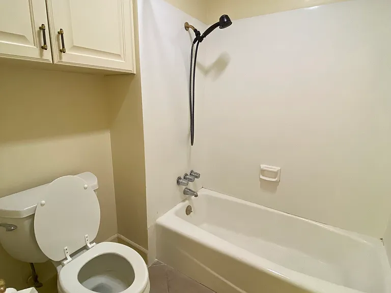 1321 W Saint Mary Blvd — Photo 7