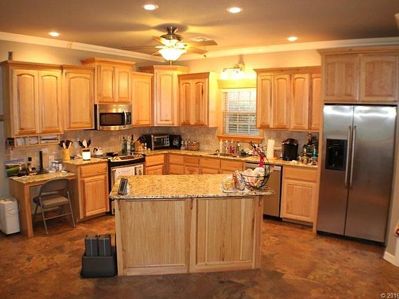 5th image of 11912 Hickory Ln
