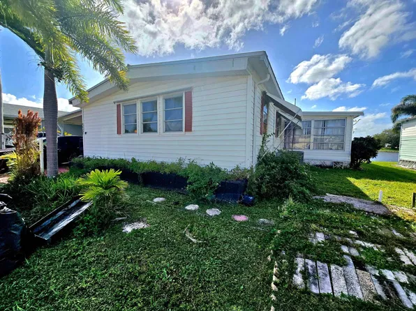 307 Netherland Ave, North Fort Myers, FL 33903