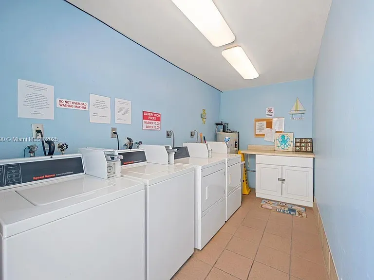 315 Van Buren St #104B — Photo 16