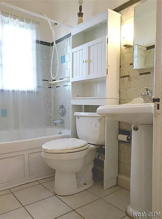 3 bed, 1297 sqft, $1,163 — Photo 2
