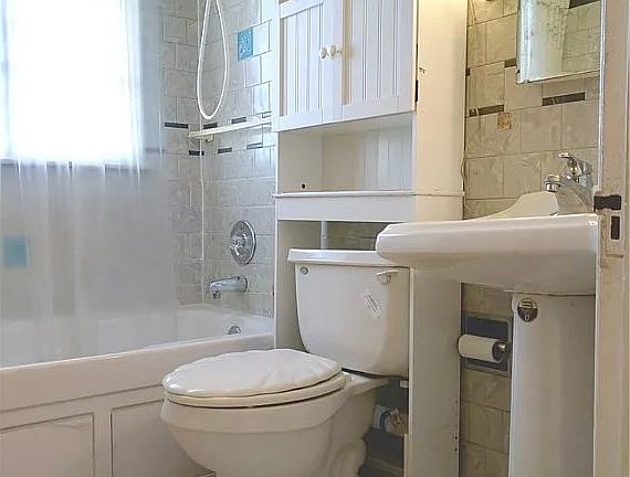 2nd image of 5726 Ira Ave #1