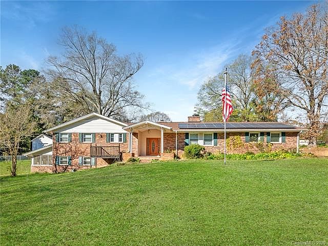 1st image of 3713 Southwood Dr