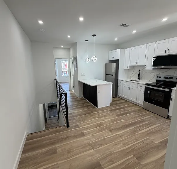 6112 Walnut St #2 — Photo 2