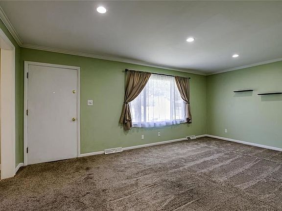 4th image of 8107 Elizabeth Ave