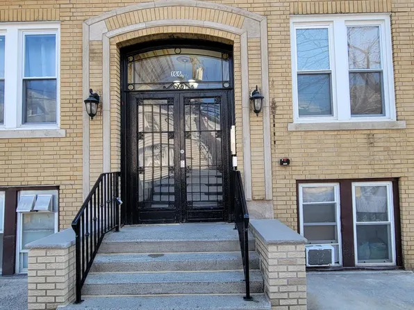 166 Summit Avenue image 2 of 40