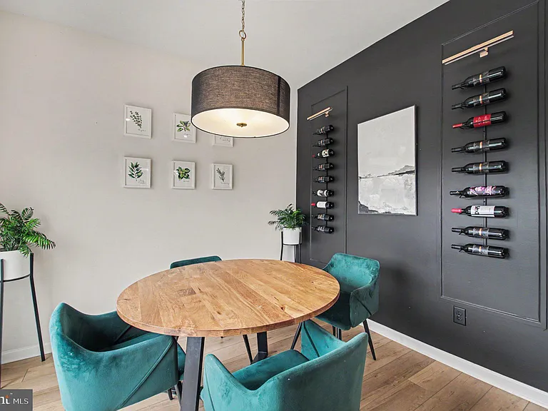2525 Drake Ln — Photo 14