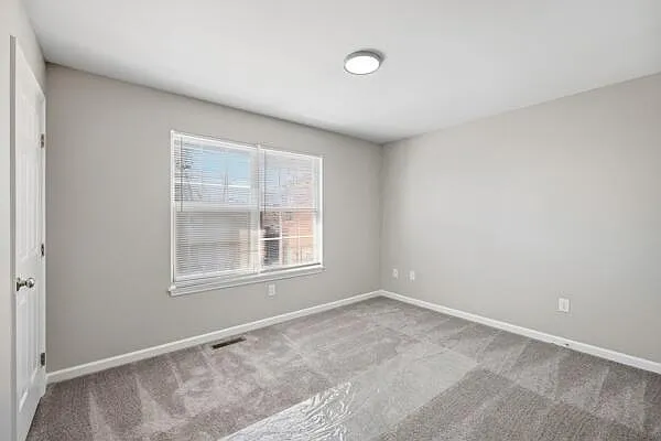 305 Lake St #18 — Photo 9