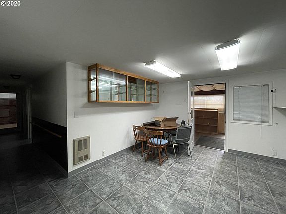 4th image of 13318 NE 12th Ave