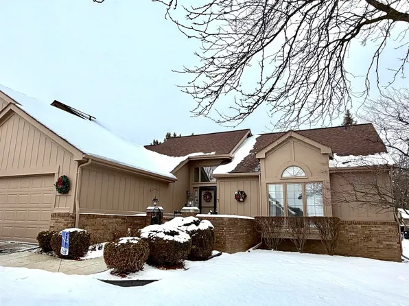 37884 N Laurel Park Dr #43, Livonia, MI 48152