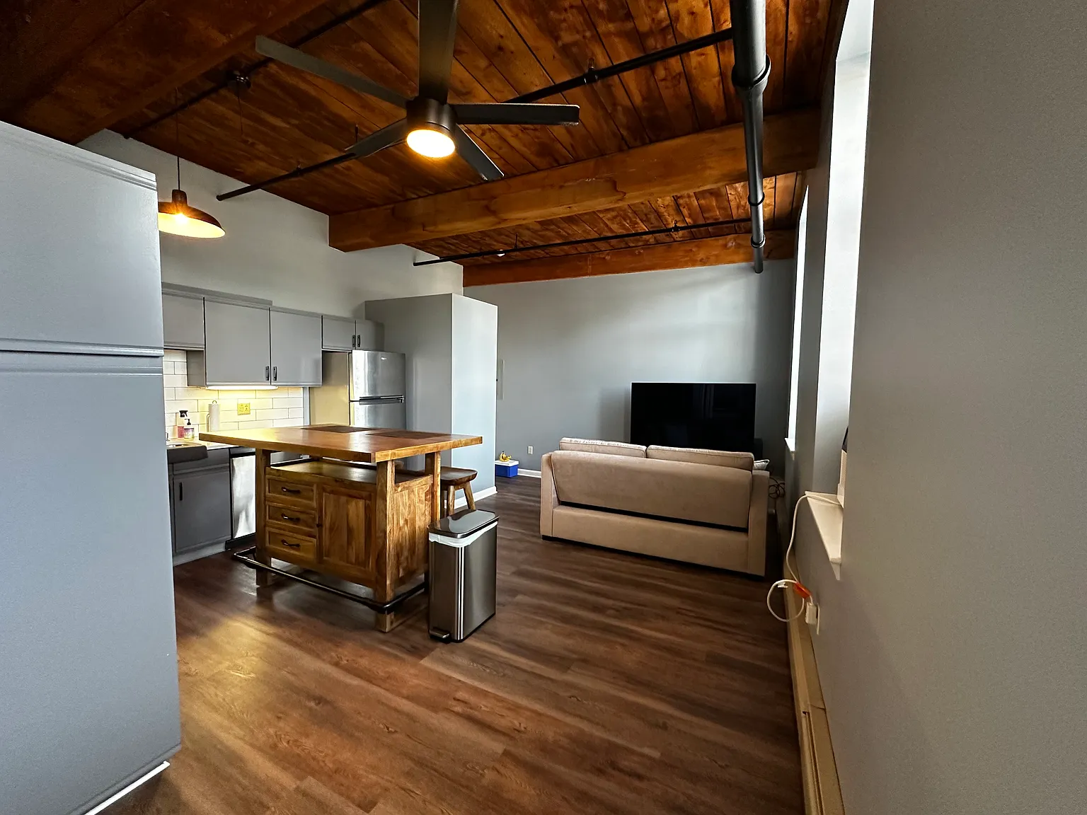 156 Front St — Photo 2