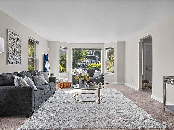 5th image of 2511 22nd Avenue Ct SE