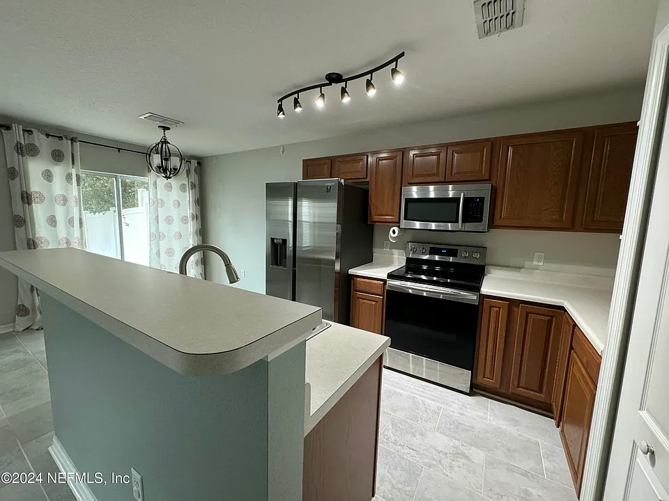 8224 Halls Hammock Ct