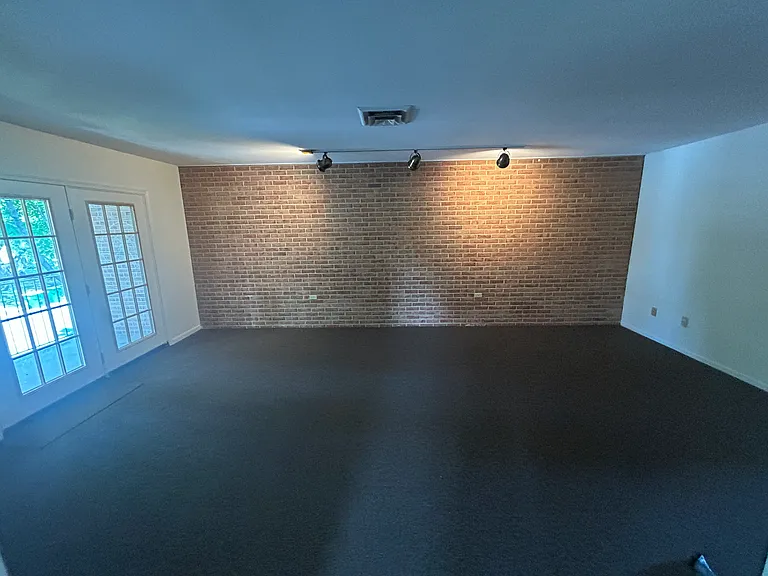 21B Rosemont Ct — Photo 3