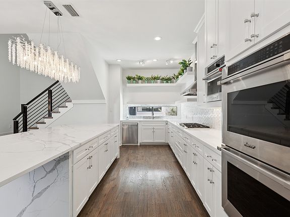 3rd image of 6441 Royalton Dr