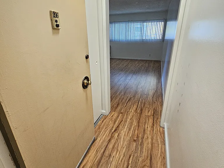 HARVARD APARTMENTS — Photo 5