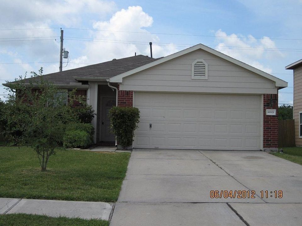 1st image of 10921 Groveshire Dr