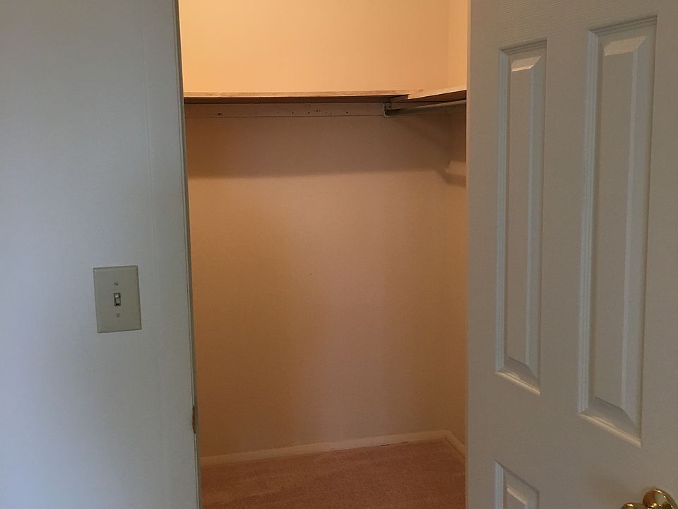 1st image of 3 Colatosti Pl APT 8