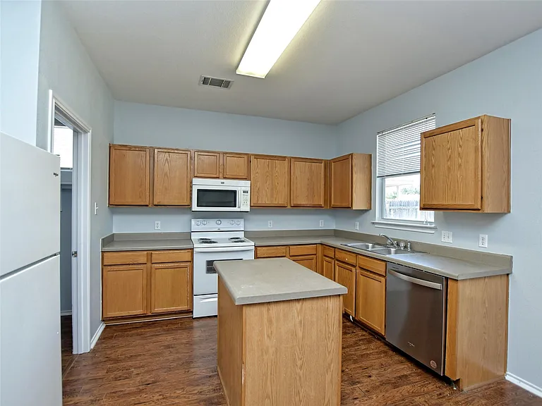 303 Banner Ave — Photo 11