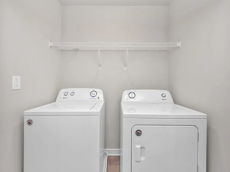 4228 Gandalf Ln — Photo 11