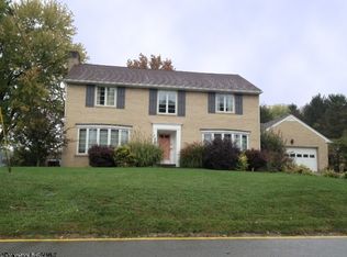 496 Kiwanis Ave, Morgantown, WV 26505