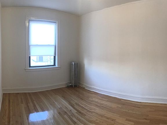 4th image of 10740 S Calumet Ave APT 1N