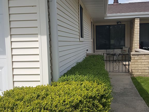 3rd image of 962 Westfield Ln