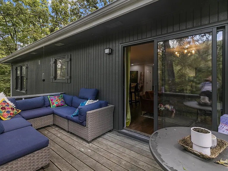5 Fareham Ln — Photo 11