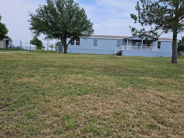 9312 Kansas St, Joshua, TX 76058