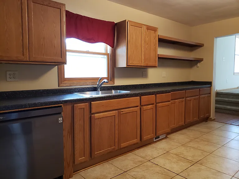 2267 S Syene Rd — Photo 10